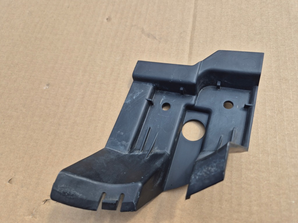 фото №3, Alfa romeo mito напрямна лампи лівий. кронштейн. 100%