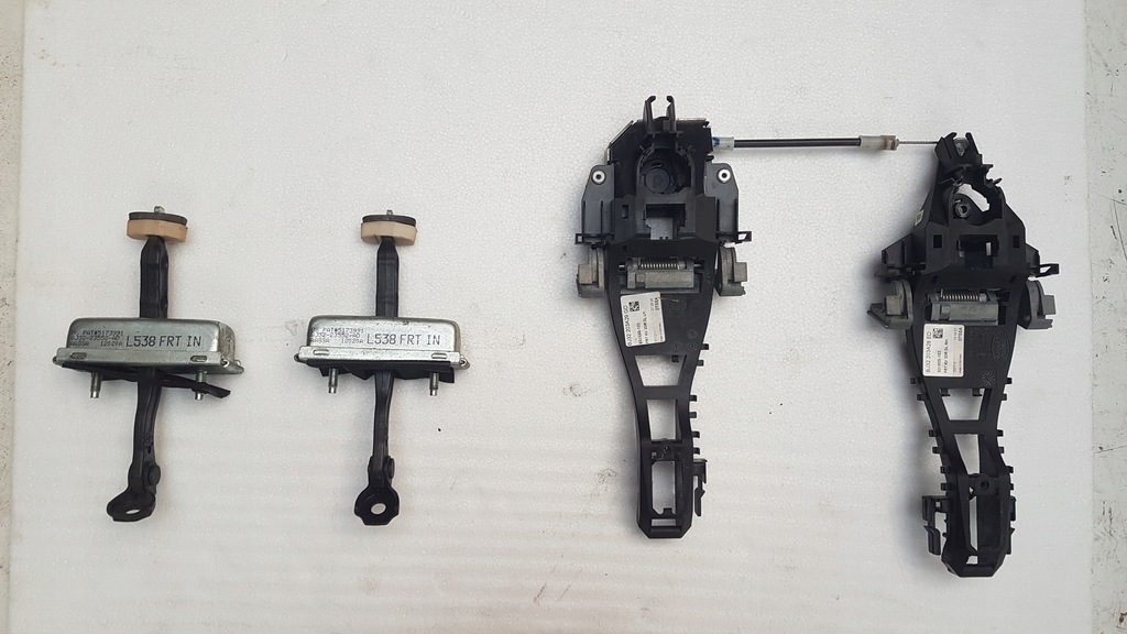 фото №1, Ограничитель дверь перед кронштейн ручка evoque 3d