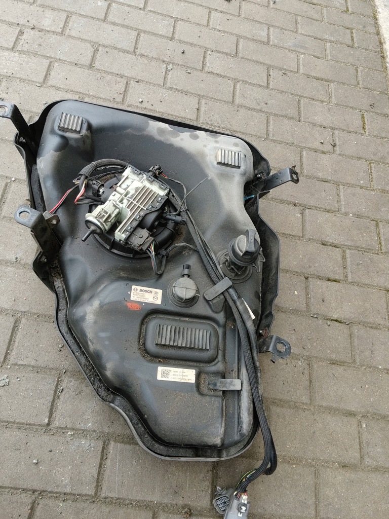 фото №1, Mazda cx-7 2.2 mzr дизель бак adblue r2ax202g0 kompletny!!!