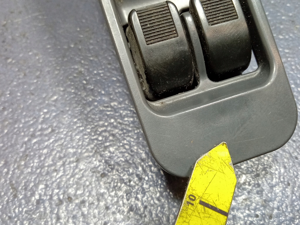 фото №7, Daihatsu gran move 96- панель переключатель окон