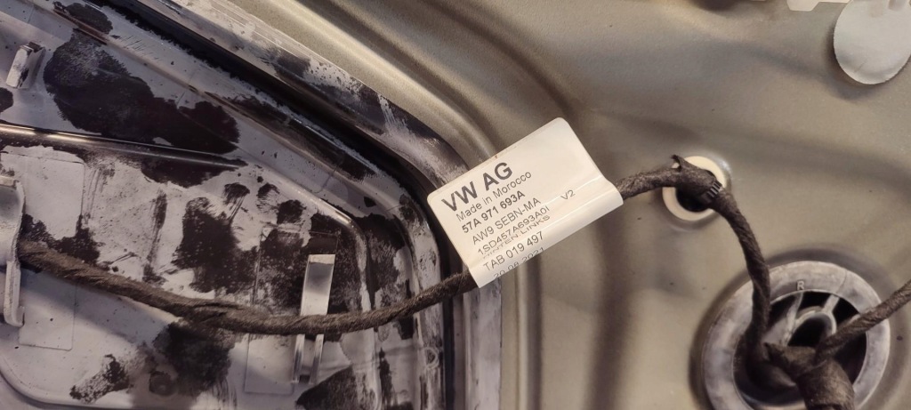 Купити Skoda karoq двері ліва задній lf9r 575833051j