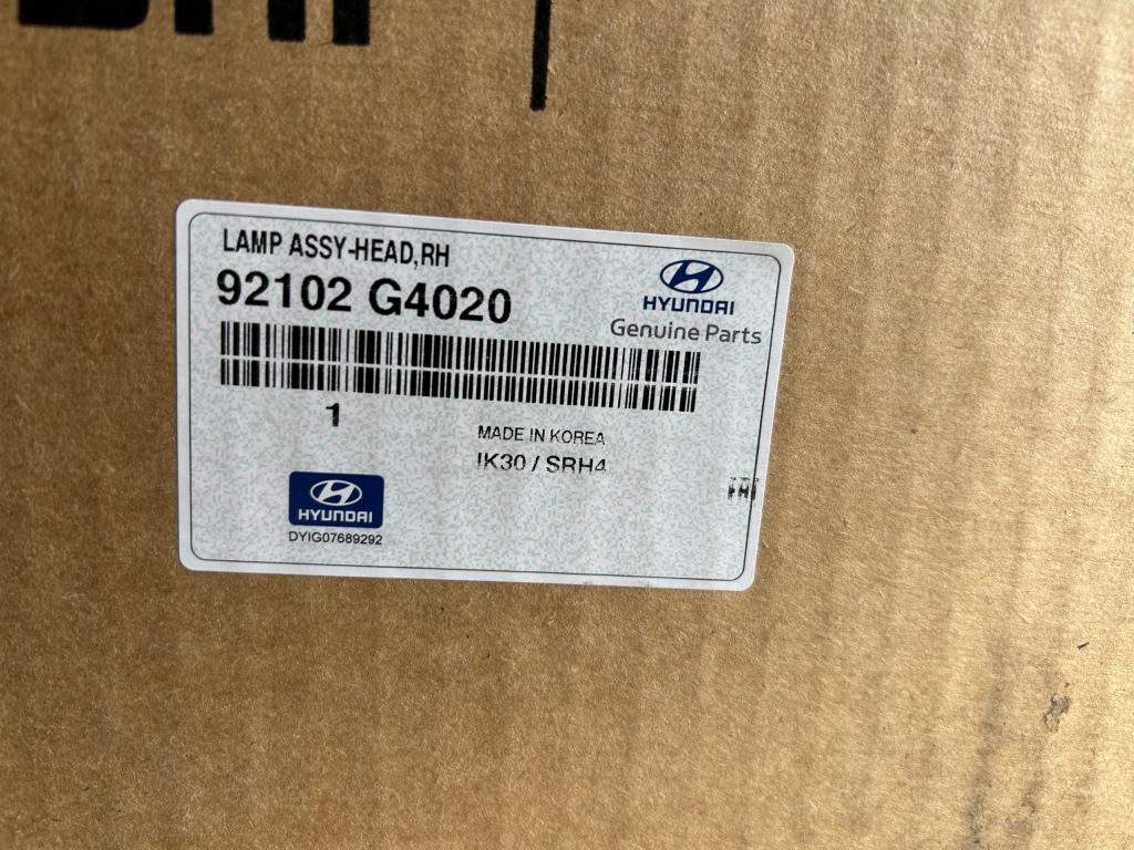 Hyundai i30 3 17-20 фара правый  оригинал 92102-g4020 европа с Разборки