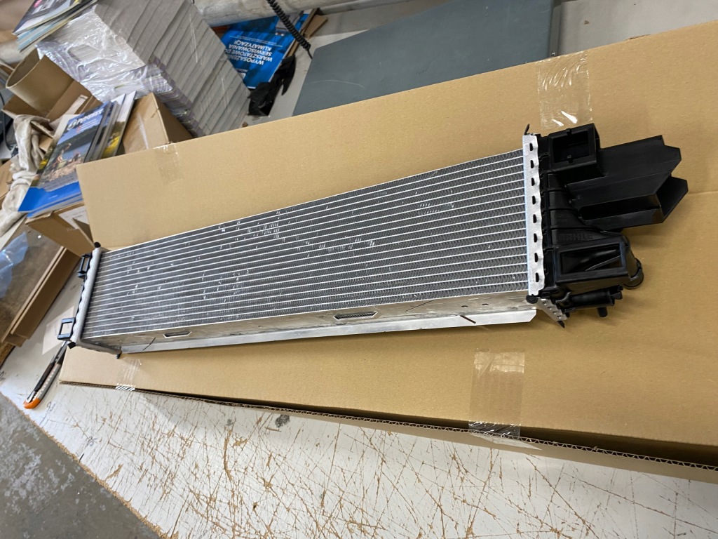 Renault trafic 2019- интеркулер behr оригинальный номер Киев