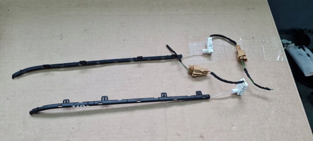 фото №1, A4 s4 b9 молдинг led підсвітка тунель ліва праве 2x 8w0947095