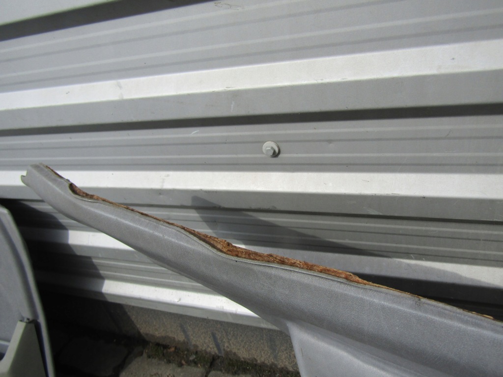 15 mercedes w201 190 серая обивка на дверь левая правое перед задний  комплект с Разборки