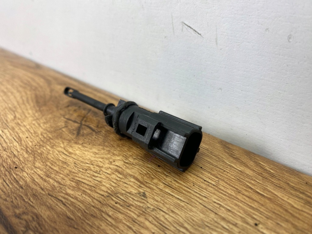 Датчик температуры воздуха w dolocie dodge challenger 2015 в Украине