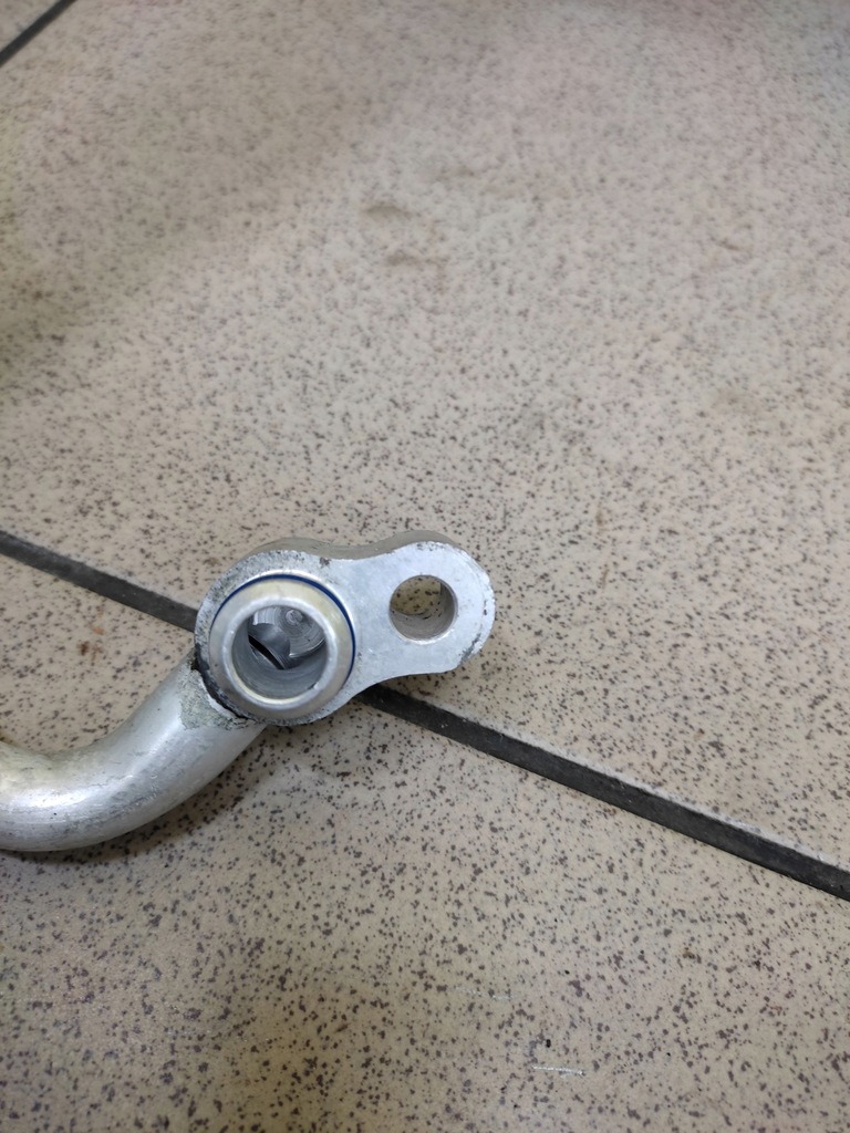 фото №4, Kia cerato 2.0 crdi шланг трубка кондиционера