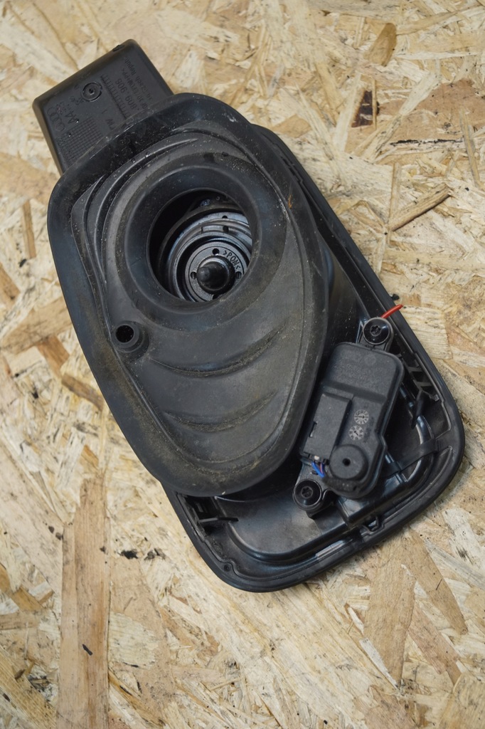 фото №8, Крышка заливной топлива audi a4 b9 8w0809906