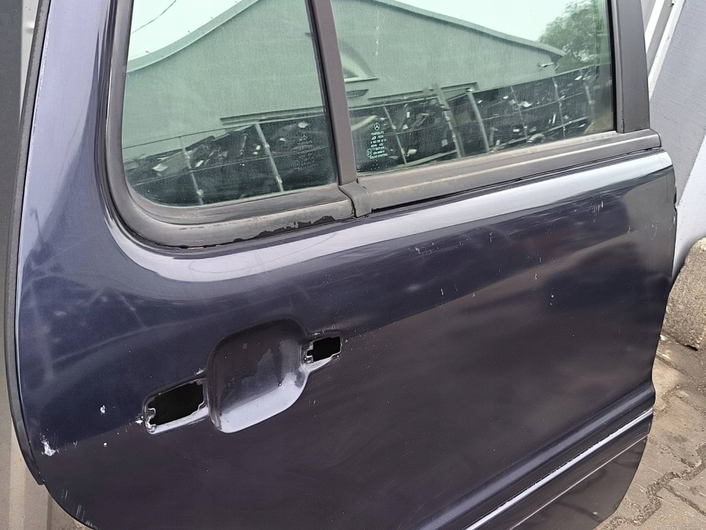 Двері праве задній 359 mercedes-benz ml w163 Зі Шроту