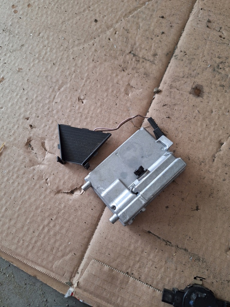 фото №1, Vw id.4 id4 2022 камера перед ассистент поперечина движения стекло 1ea980654j