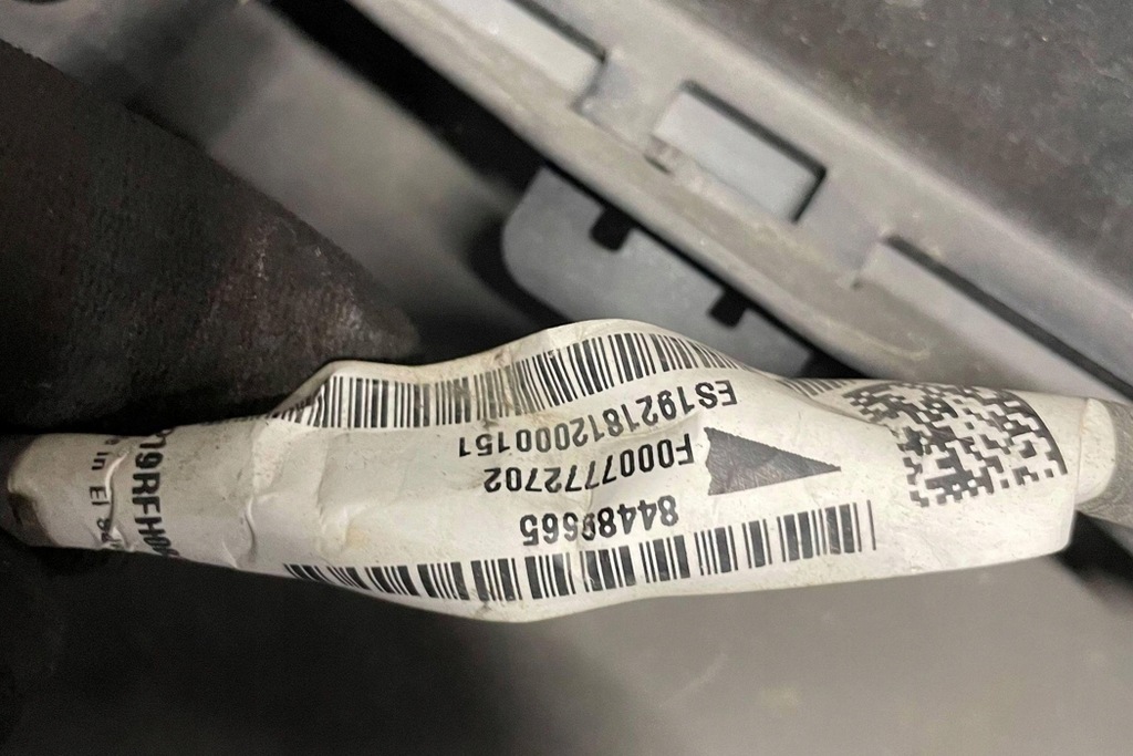 фото №12, Бампер задній chevrolet camaro 84054982 6.2l бензиновий 339kw 2021