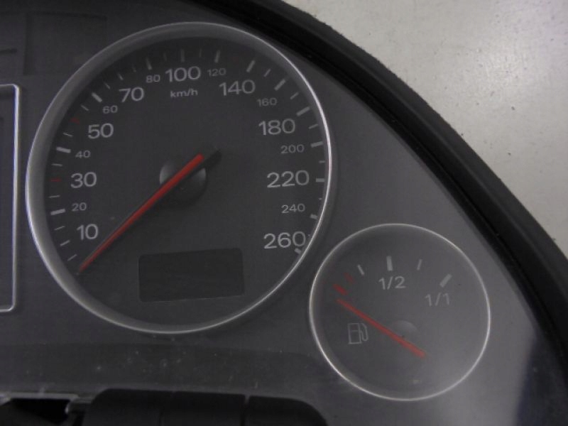 фото №8, Audi a4 b6 счетчик приборы 2,0b 8e0920900n