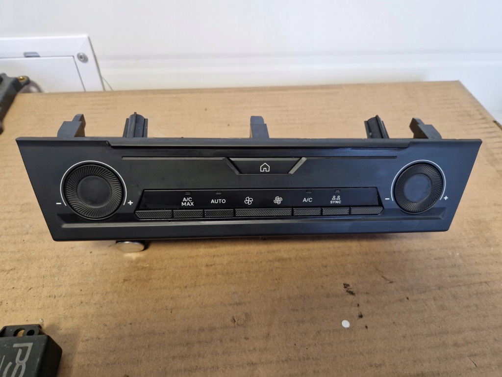 фото №3, Панель кондиционера peugeot 308 iii t10