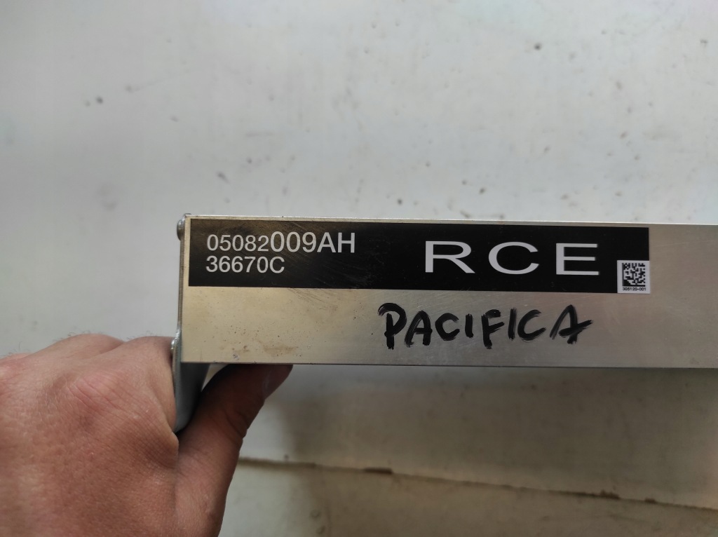 фото №4, Chrysler pacifica 03-07 підсилювач радіо 05082009ah