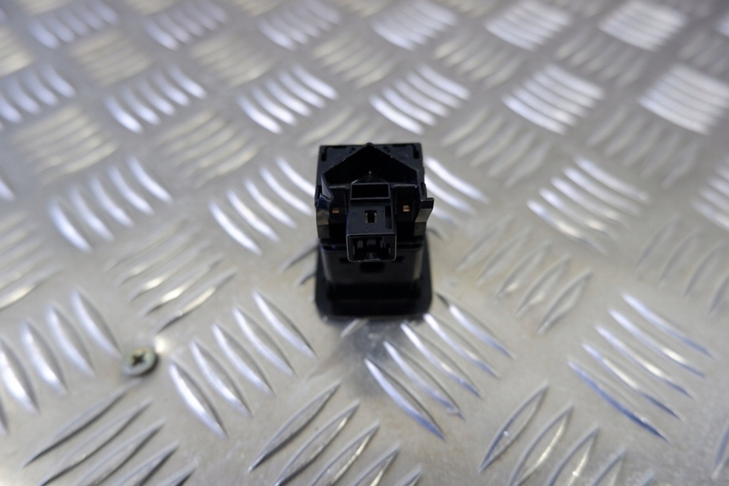 фото №7, Переключатель srs toyota yaris _p21_ 6906502010 1.5l hybrid 85kw 2021