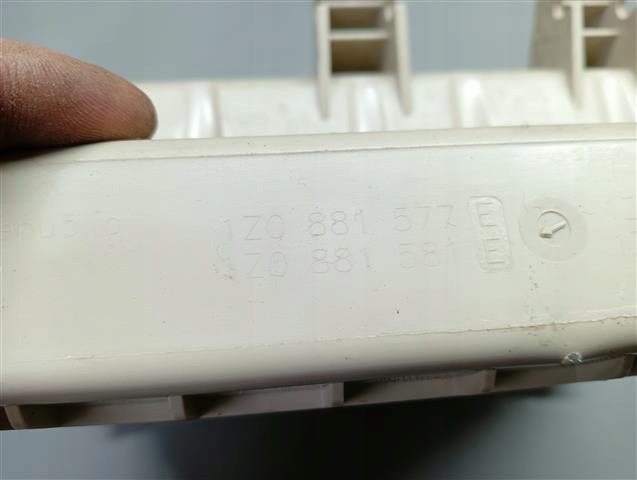 фото №6, Skoda octavia ii бардачок сиденье левый 1z0881577