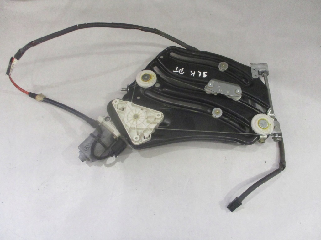 Купить Подъемник моторчик стекло задний  правый mercedes slk r171 a1718200742