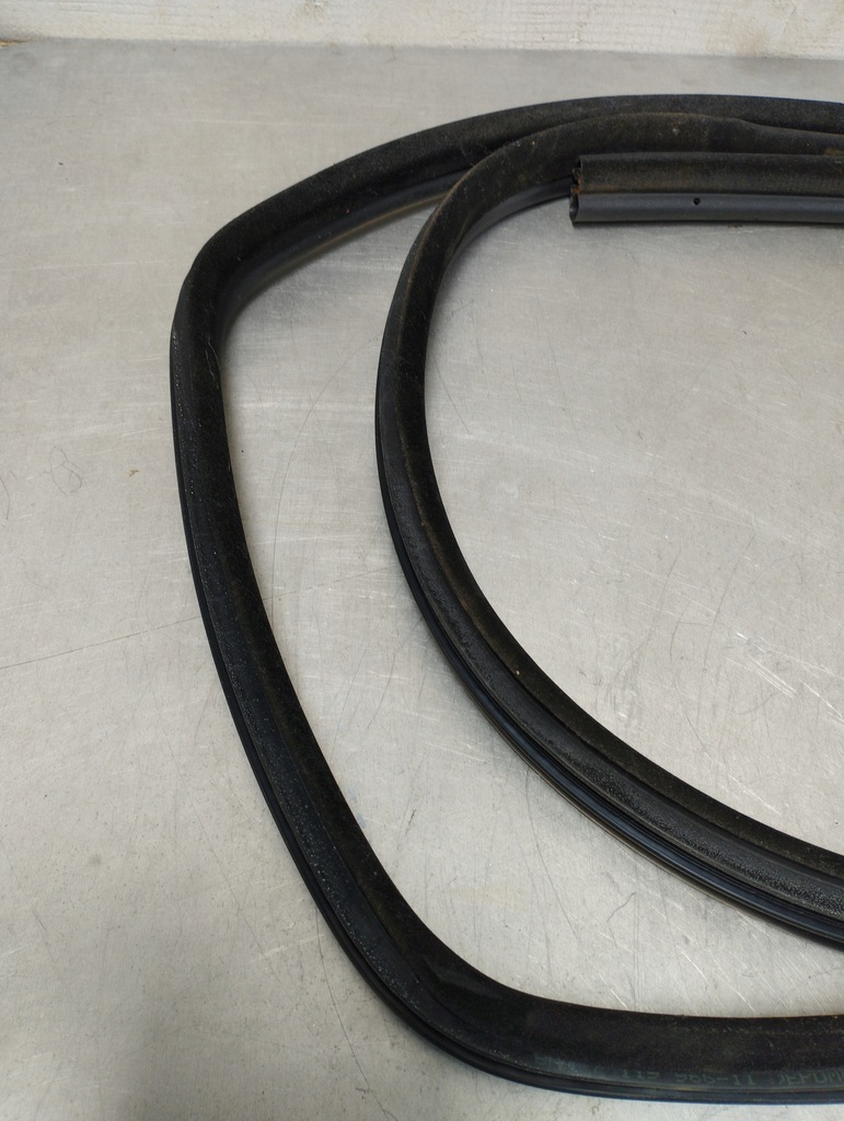 фото №10, Bmw e91 прокладка дверь правый задняя 7119966