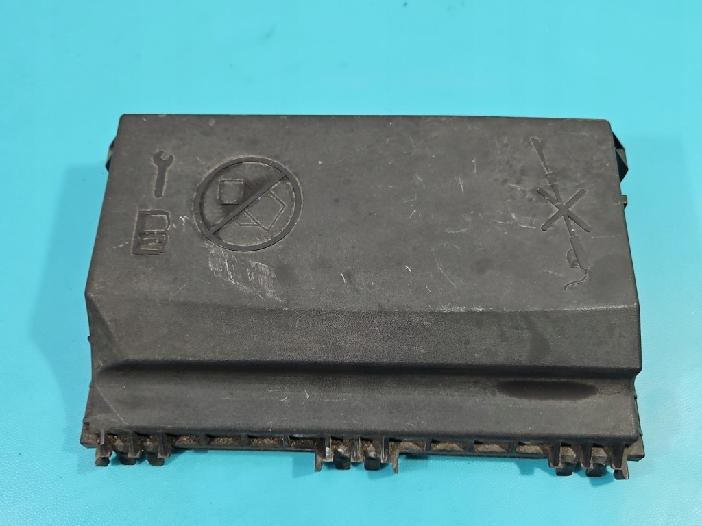 Коробка запобіжників opel astra iv j 13368638 Київ
