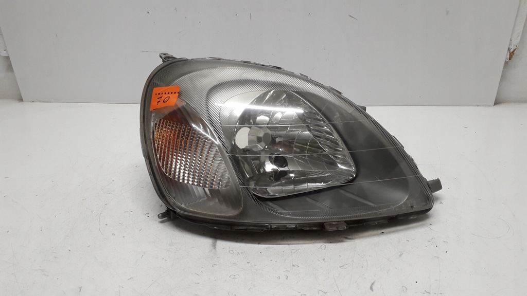 фото №10, Toyota yaris 99-03 лампа правая перед