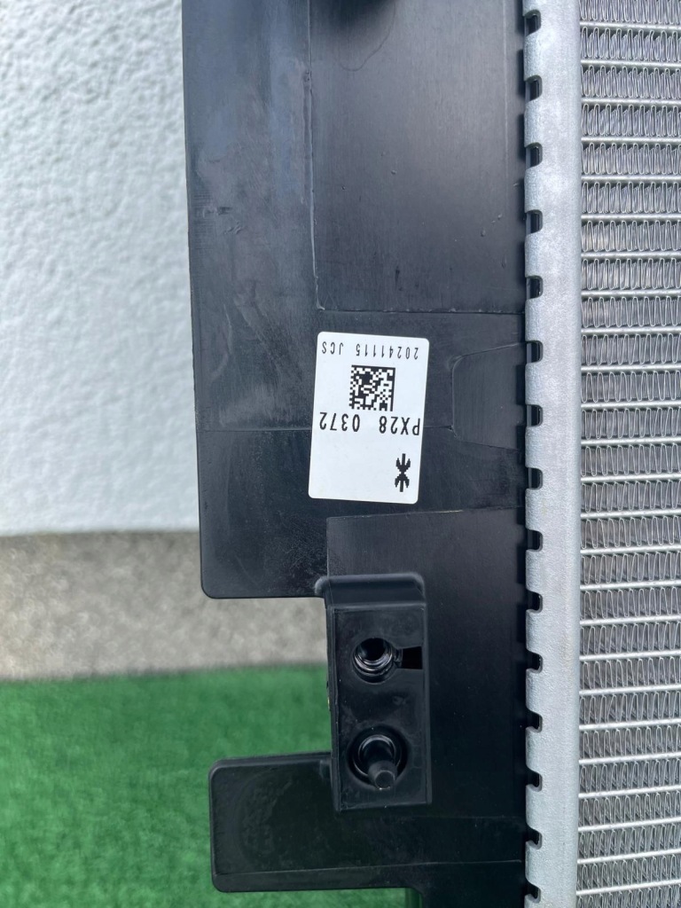 Радіатор води mazda cx60 cx-60 px28-15200 оригінал нова giełda poznań Оригінал