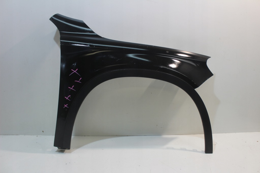 фото №1, Крыло правый перед mercedes gla 156 w156 + молдинг oem