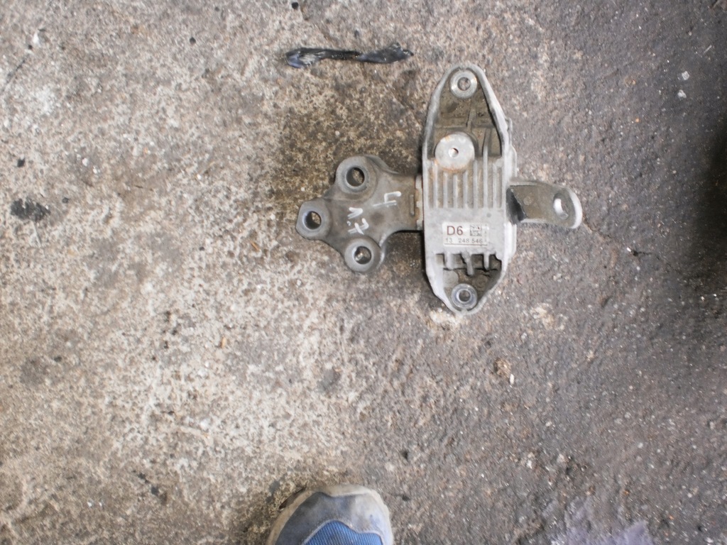 фото №1, Opel astra j кронштейн двигателя 1.7 cdti