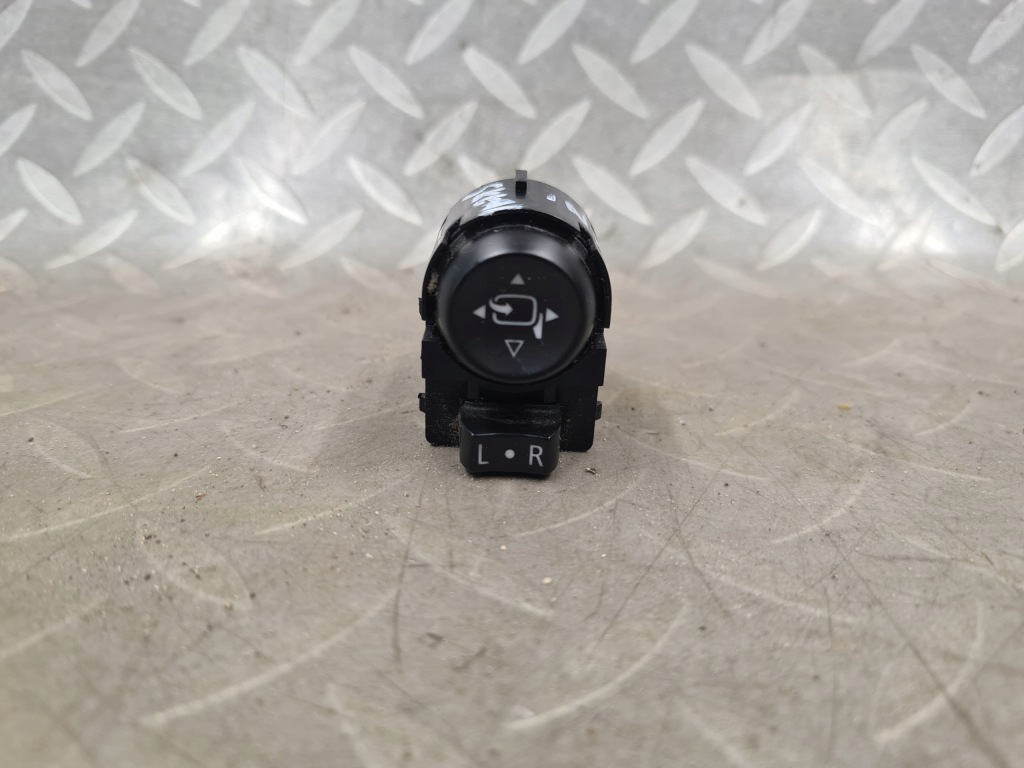 фото №1, Переключатель регулировка зеркал insignia a lift чёрный 22915441