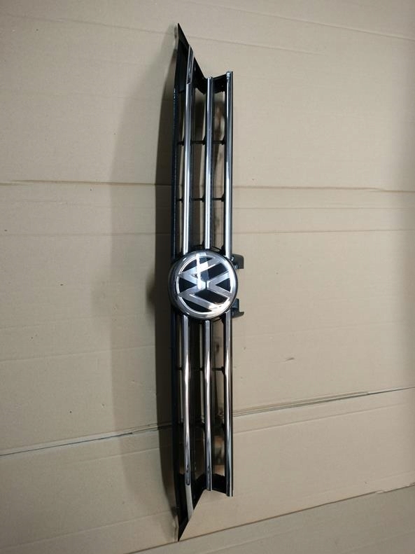 фото №1, Vw touran ii 2015- решётка радиатора решётка радиатора pod радар перед оригинал