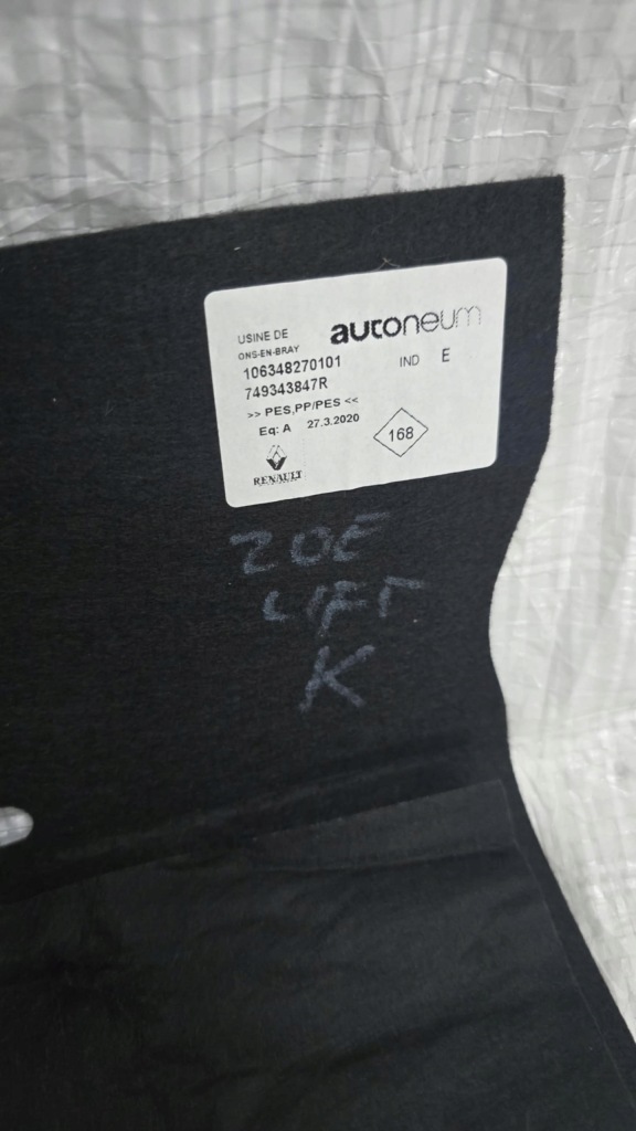 Обшивка захист багажника renault zoe рестайлінг  749343847r Оригінал