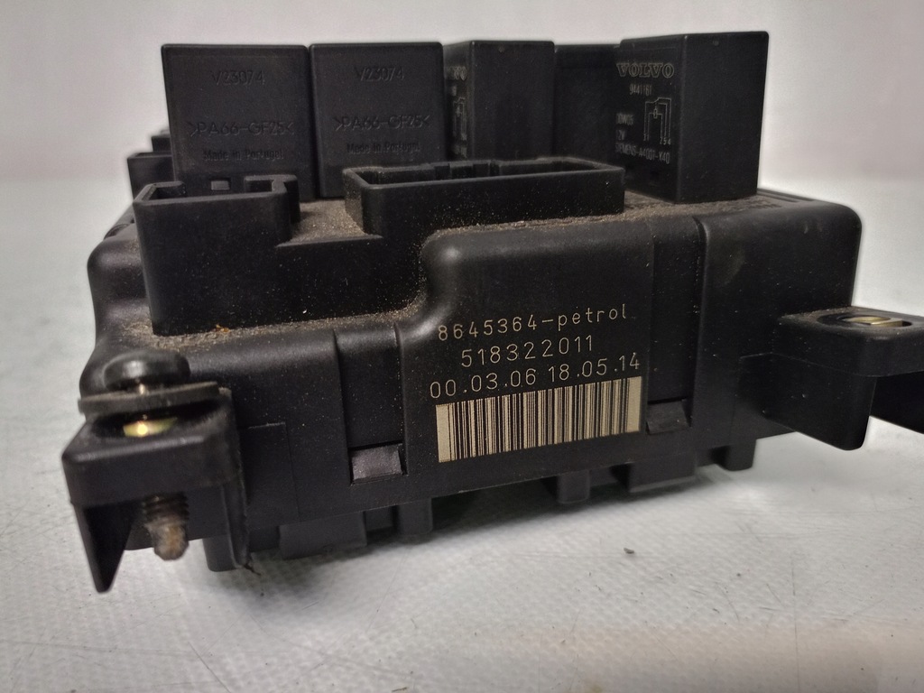 фото №6, Коробка предохранителей 2.4 оригинальный номер volvo v70 ii