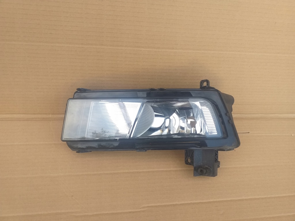 фото №1, Vw touran 2015-- лівий протитуманна фара вживаний