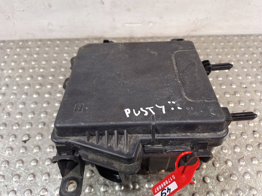 фото №1, Корпус коробка предохранителей 284b10002r renault scenic iii megane iii 09-