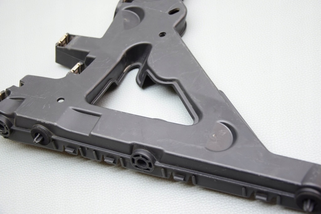 фото №9, Левый направляющая заднего бампера land rover range rover velar l560