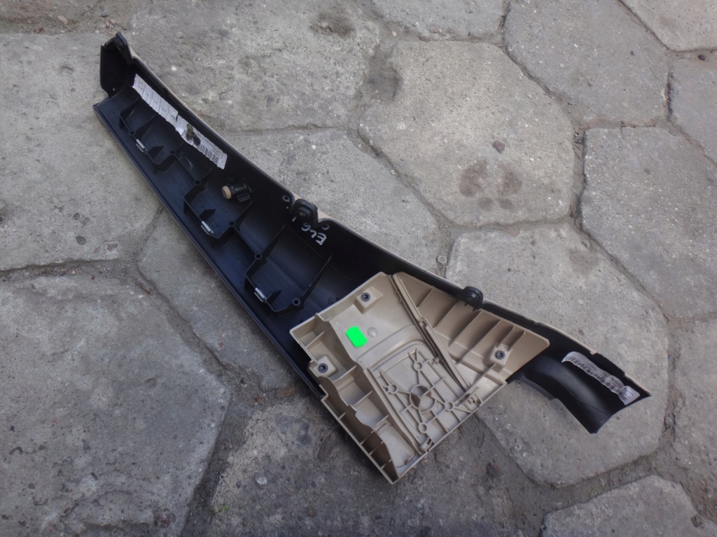 Обшивка правая  задний задний bmw e46 кабриолет  бежевый Недорого