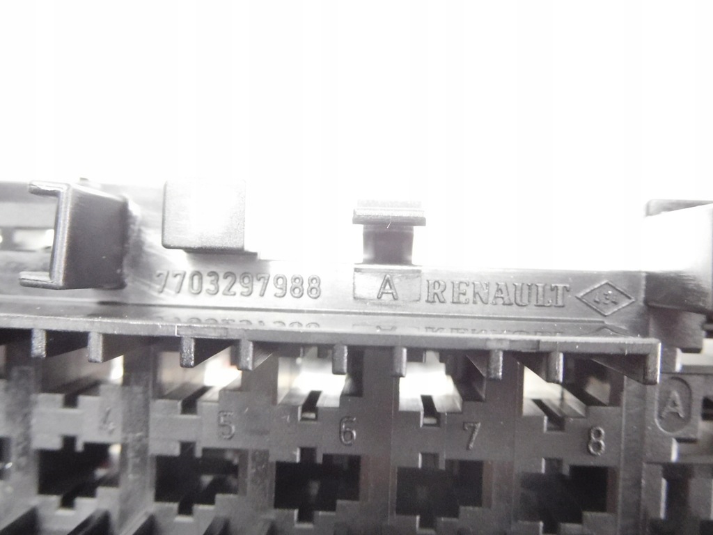 фото №5, Коробка запобіжників megane scenic 7703297988