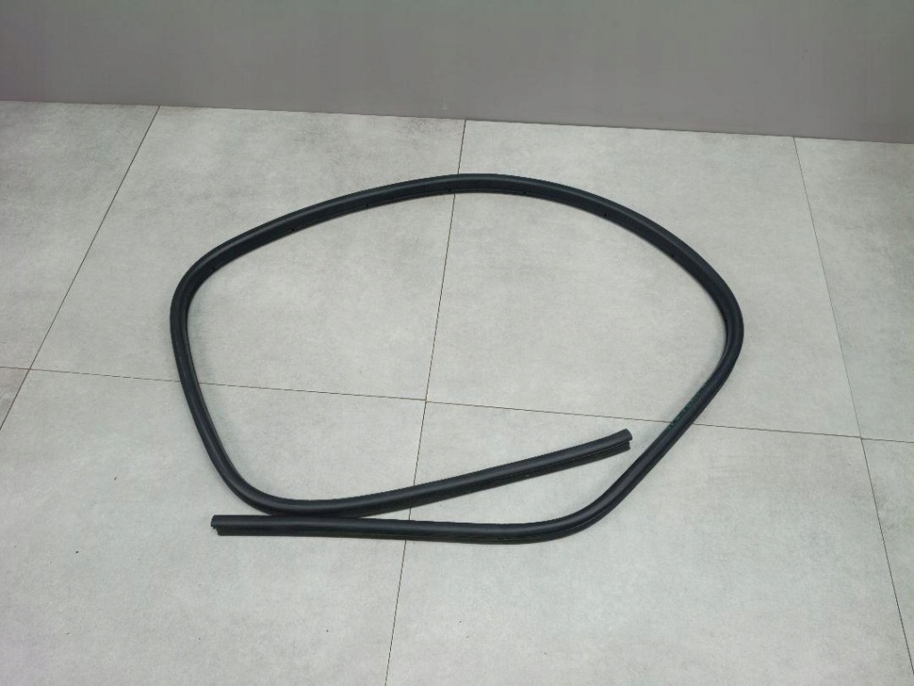 Купить Jeep grand cherokee wk 05-10 r прокладка стекло крышки багажника