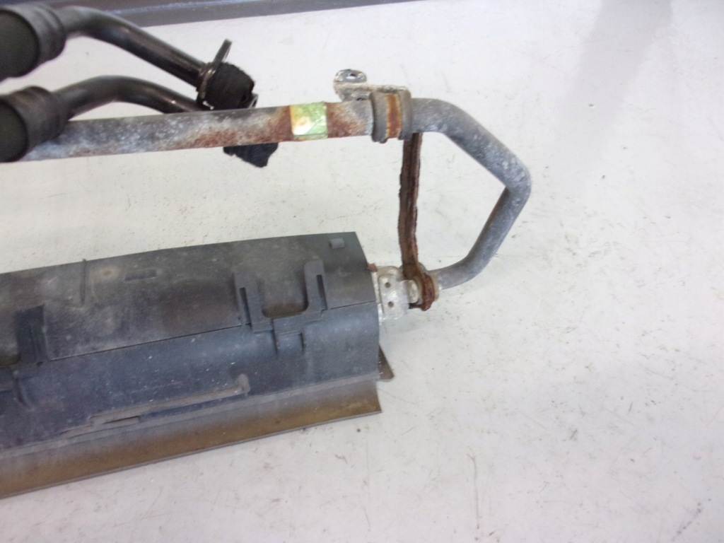 фото №5, Mercedes r230 sl 5,5 amg радиатор масла 2205000500