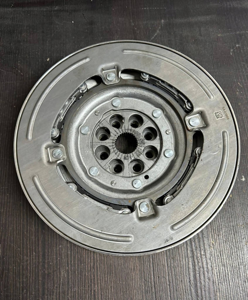 фото №1, Bmw f40 колесо маховик двомасовий 13103810