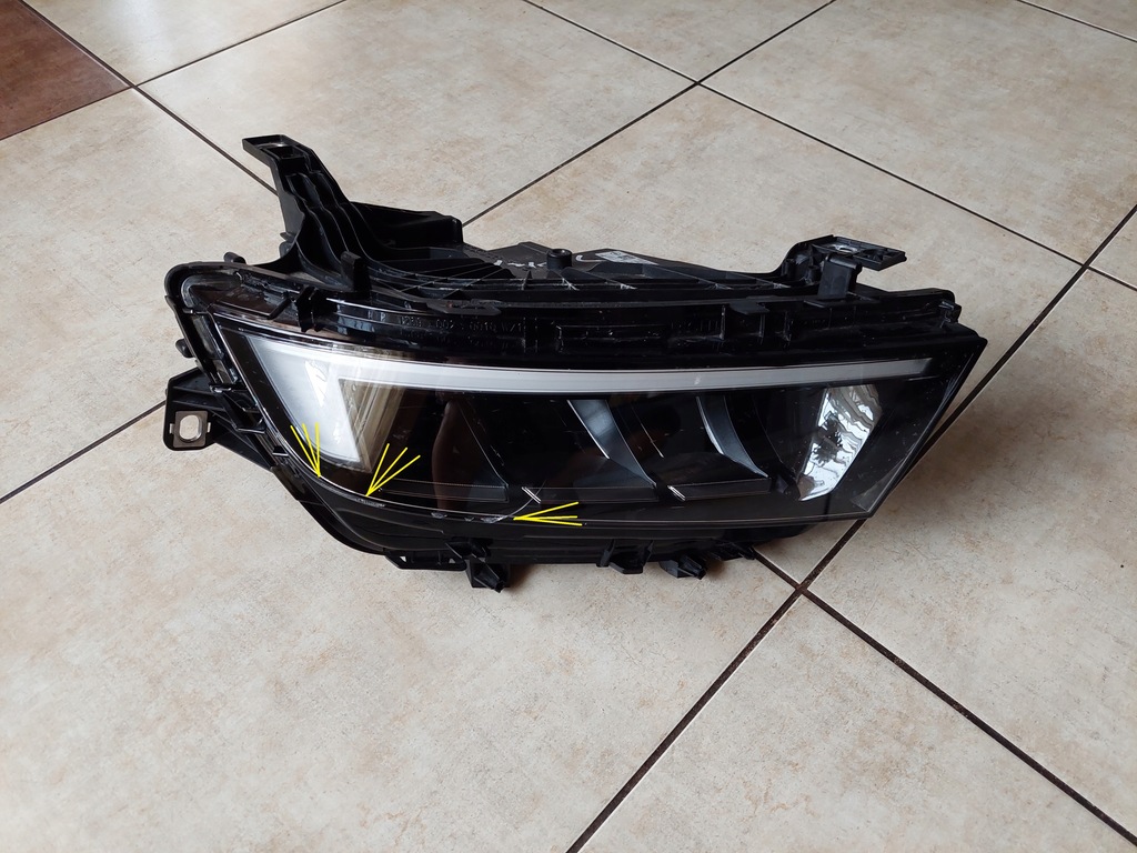 фото №1, Лампа правая - full led - opel astra vi l 6