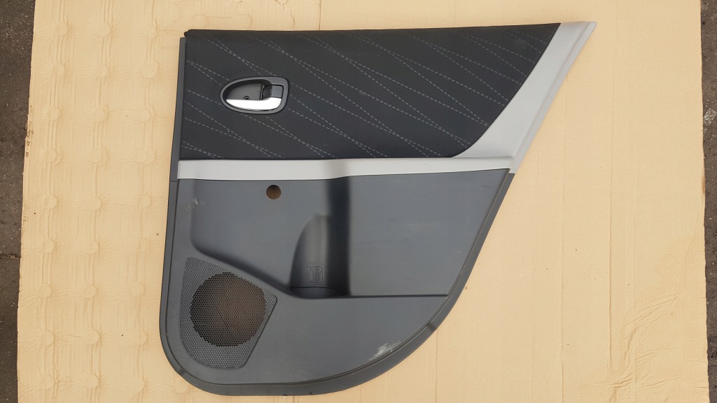 фото №1, Toyota yaris ii 06-08 обшивка дверь правый задняя