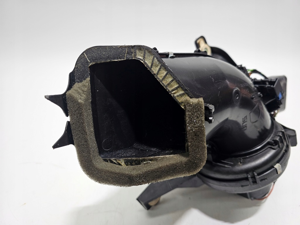 фото №8, Воздуходувка вентилятор правый peugeot 5008 i 09-16 #4142