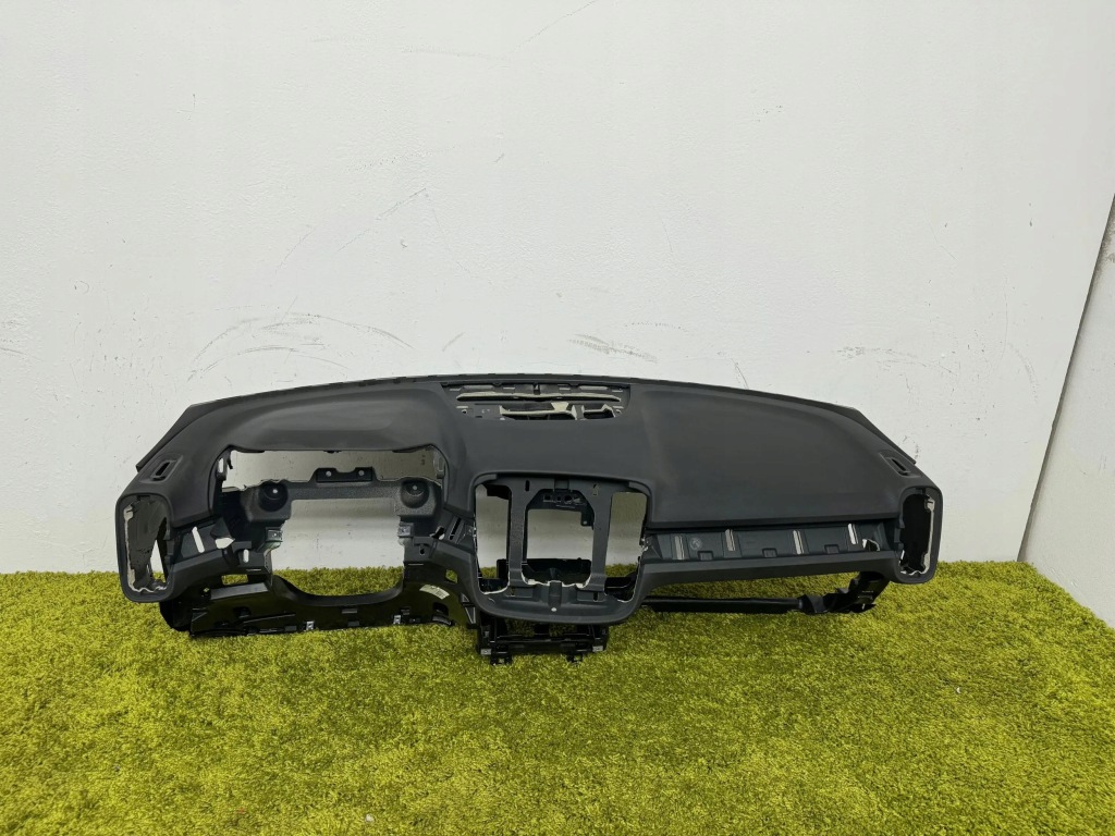 фото №1, Приборная панель приборная консоль volvo xc40 17- идеальное состояние oryg демонтаж