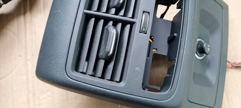 фото №13, A5 8w защита туннель решётка обдув задняя разъём 12v 8w0864376 a4 b9 8w