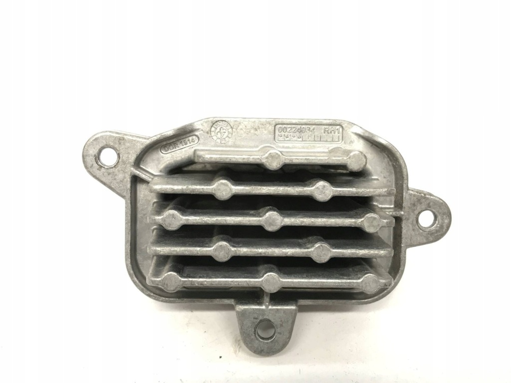 фото №1, Skoda kodiaq lift правий поворотник модуль led