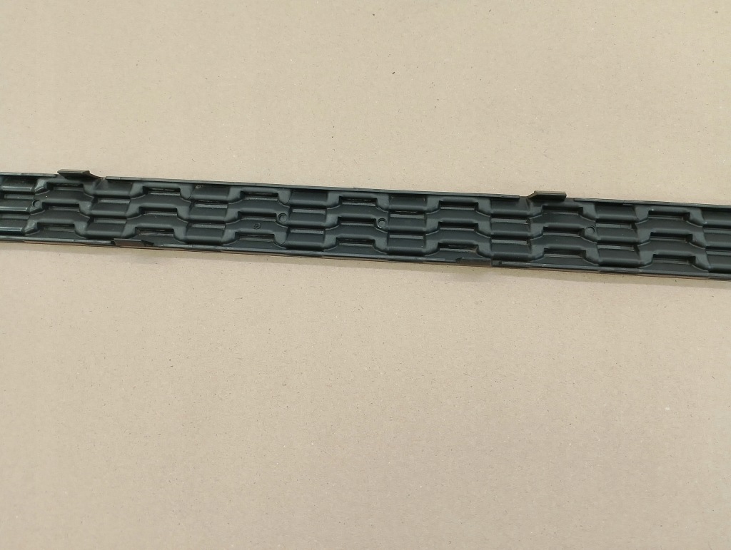 фото №8, Audi q8 2019- молдинг бампера задняя накладка накладка pdc чёрный сатиновая