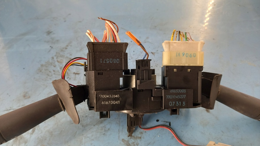 фото №2, Переключатель комбинированный renault clio ii 01r 1.2b