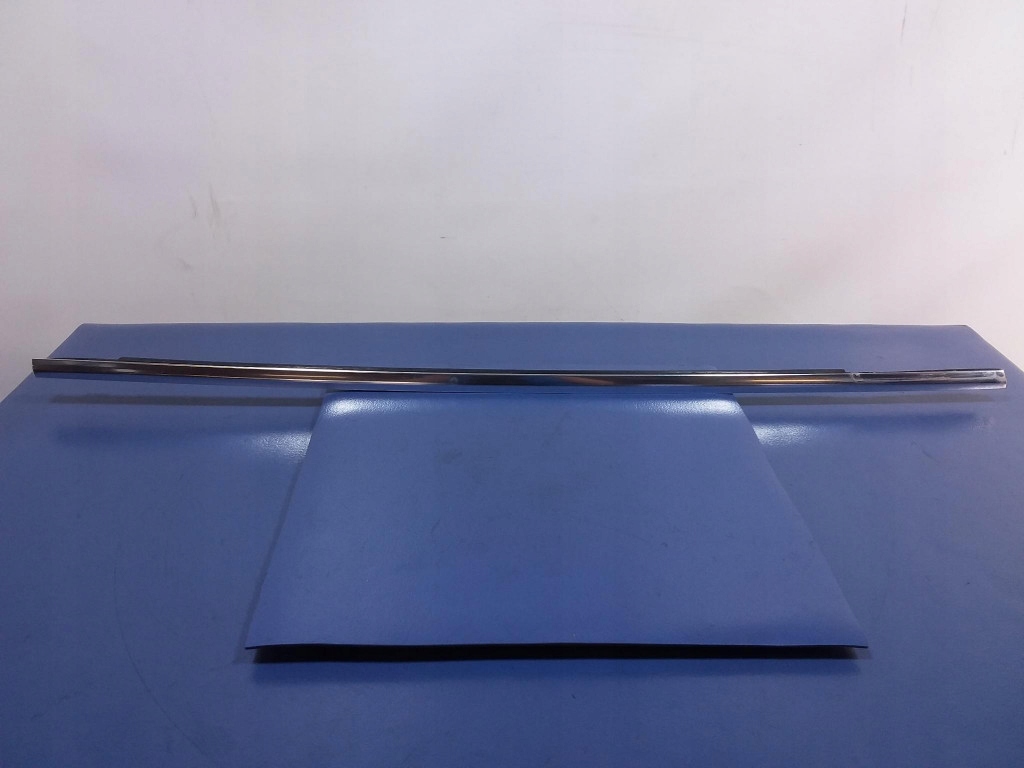 Купити Phaeton молдинг ущільнювач дверей правий перед хром