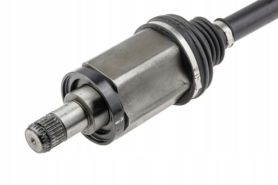 Приводной вал приводная bmw 5 e60/e61 xdrive 04-10 левая в Украине