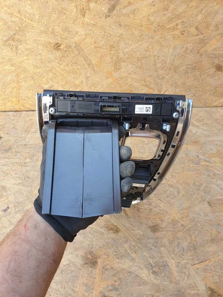 фото №13, Renault espace v панель туннель средний